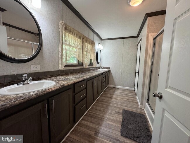 Building Photo - 57 Woodside Dr