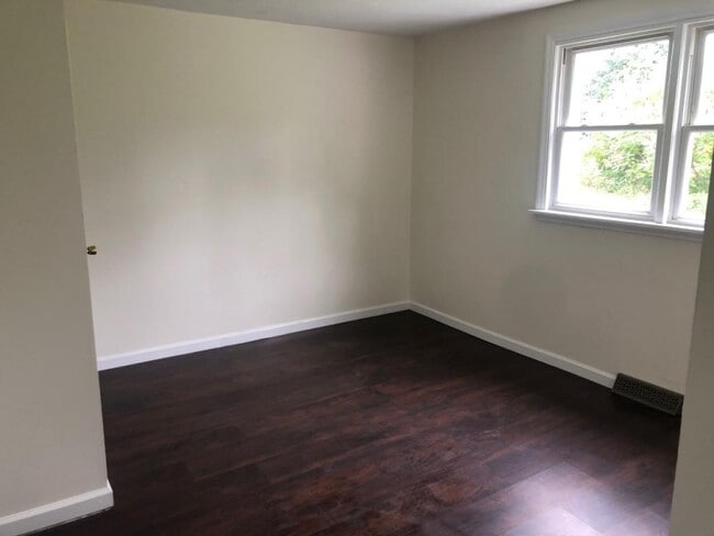 Building Photo - 6454 Williams Rd