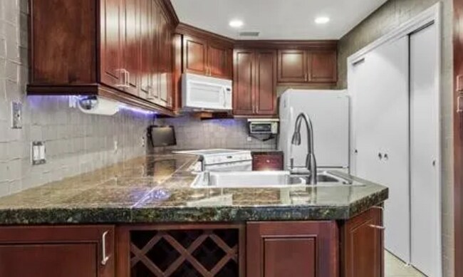 Building Photo - 4067 Beltway-22416