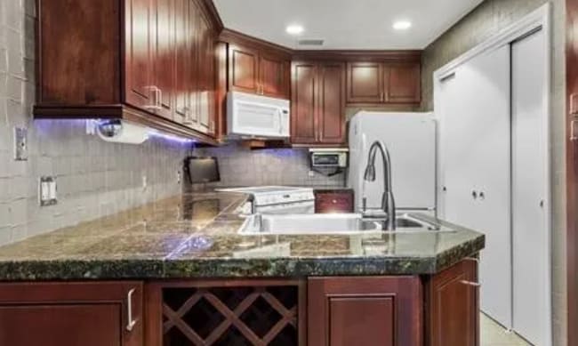Building Photo - 4067 Beltway-23905