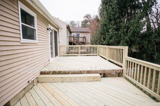 Building Photo - 57 Lady Diana Cir