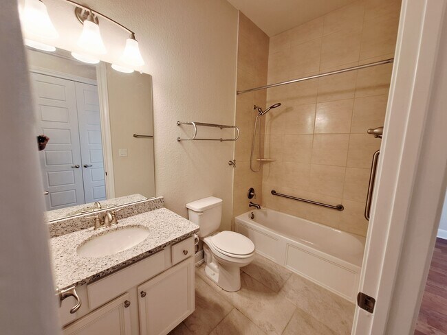 Building Photo - 4562 Katherine Dr