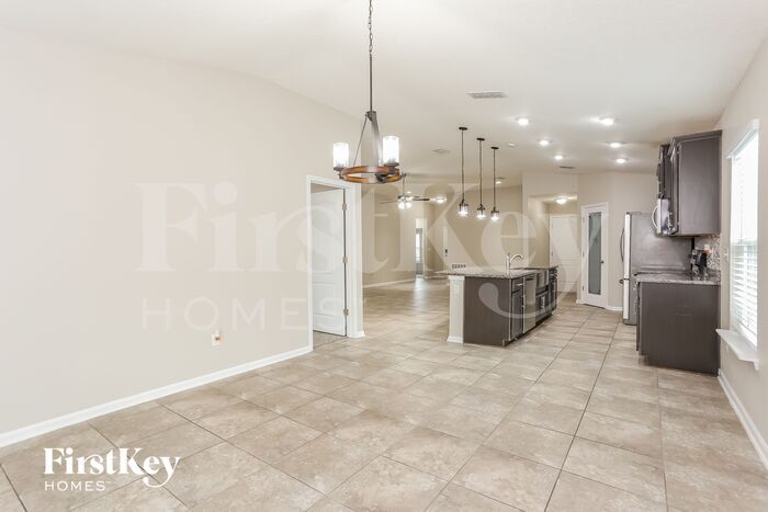 Building Photo - 12556 Itani Wy