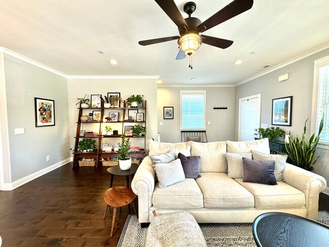 Building Photo - 3 Bedroom, 2.5 Bath Home w/ Fenced Yard and 2 Car Garage