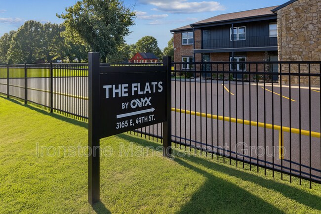 Building Photo - 3165 E 49th St