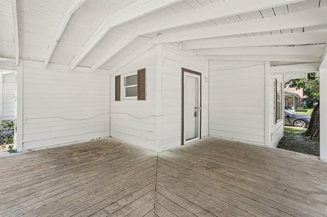 Building Photo - 302 S Wood St