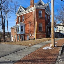 Building Photo - 28 S Clover St