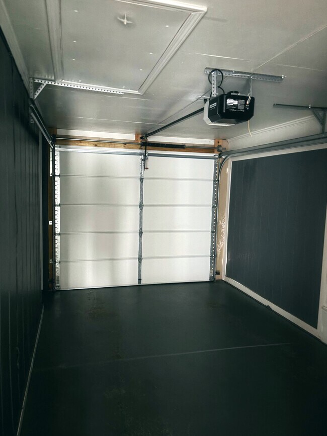 Building Photo - 82 Oliver Dr