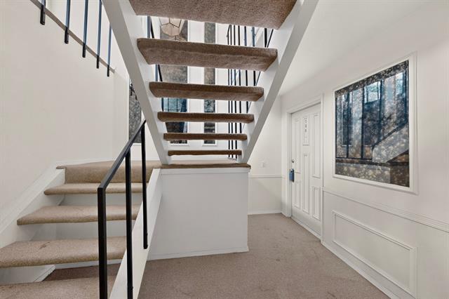 Building Photo - 10530 Stone Canyon Rd
