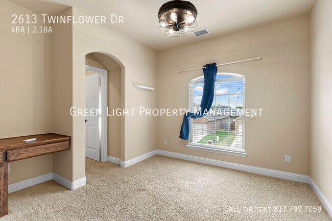 Building Photo - 2613 Twinflower Dr