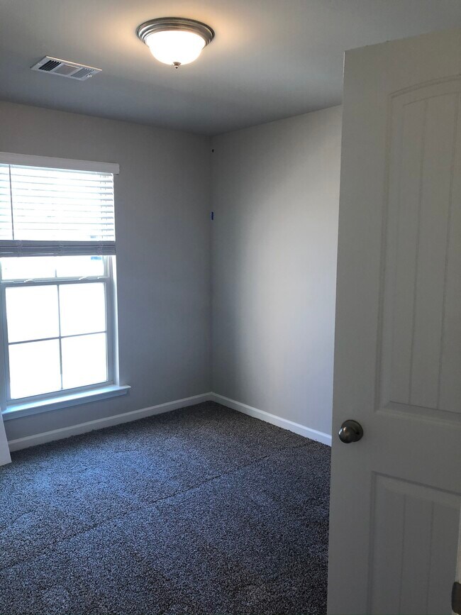 Building Photo - 75721 Rickelin Dr