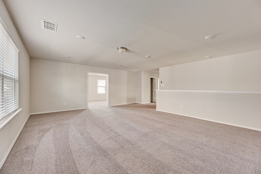 Building Photo - 5913 Hopkins Dr