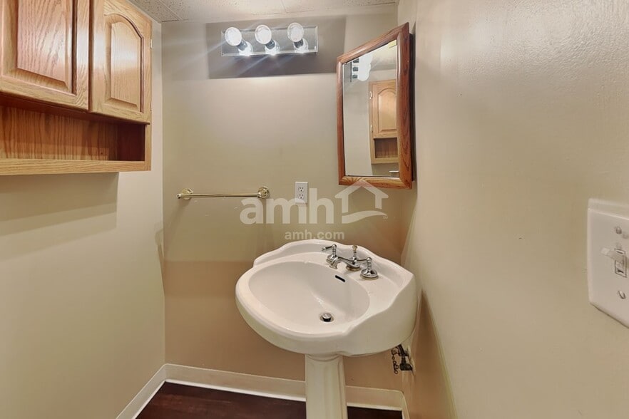 Building Photo - 11468 River Run Pky