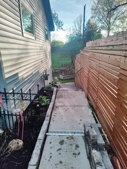 Stairs to rear of house - 2913 Clover St