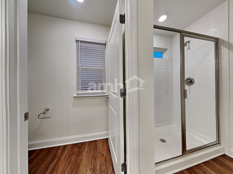 Building Photo - 124 Rivulet Dr