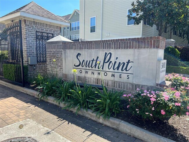 Building Photo - 3001 Murworth Dr