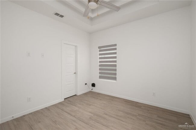Building Photo - 308 W Campeche Ave