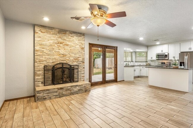 Building Photo - 2508 NE Turtle Creek Dr