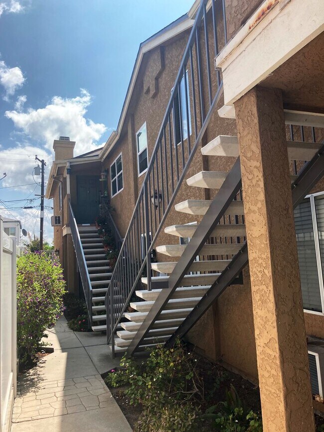 Building Photo - 4377 Wilson Ave