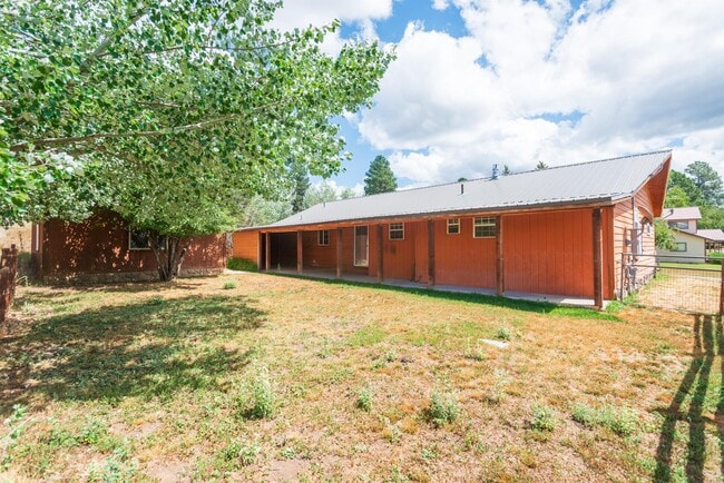 Building Photo - 307 N 3rd St