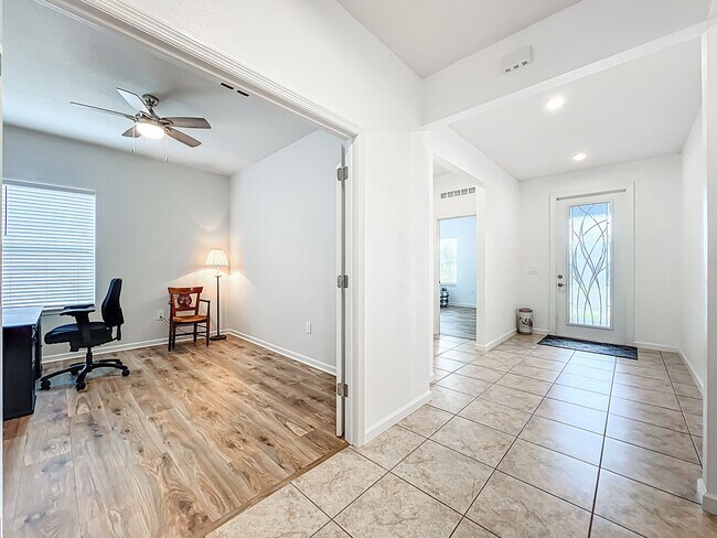 Building Photo - 4213 Keeson Cir