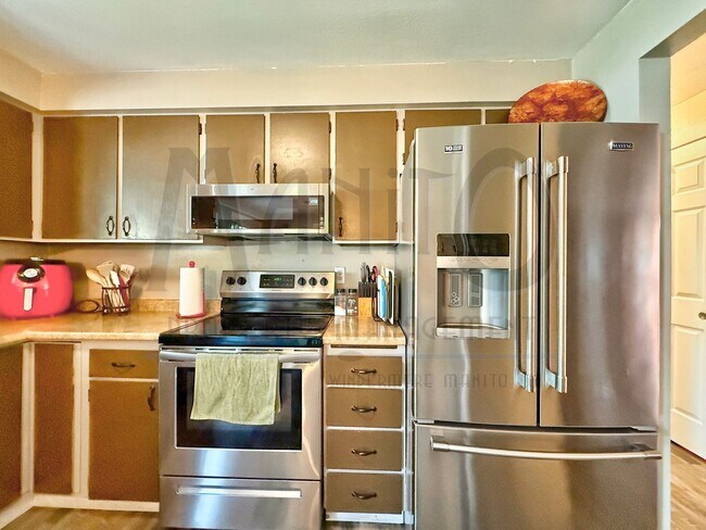 Building Photo - Beautiful South Hill Home