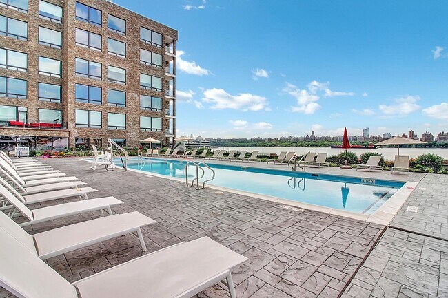 Building Photo - 9 Somerset Ln