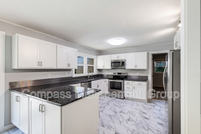 Building Photo - 321 Sarvis Dr