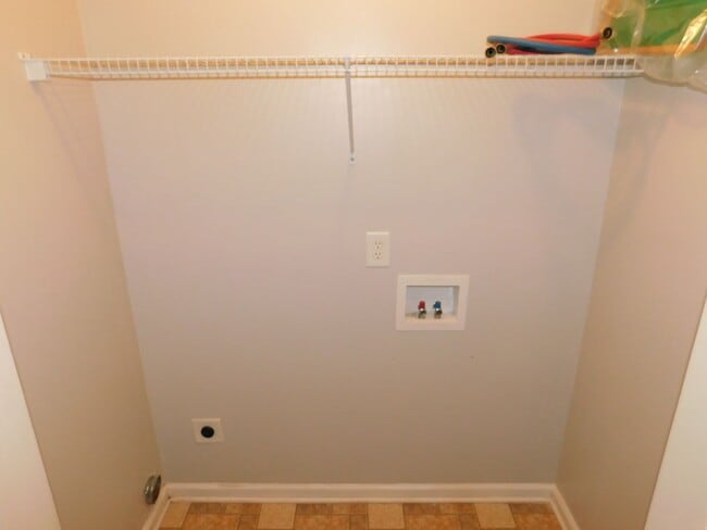 Building Photo - Charming Duplex in Havelock