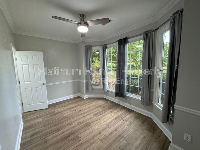 Building Photo - 1702 Stonegate Way SW