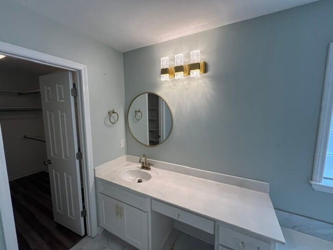 Building Photo - Beautiful 4 Bedroom 2 and a Half Bathroom in the Heart of Sherwood, AR