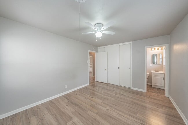 Building Photo - 3 Bedroom, 1.5 Bathroom in West Worth Village