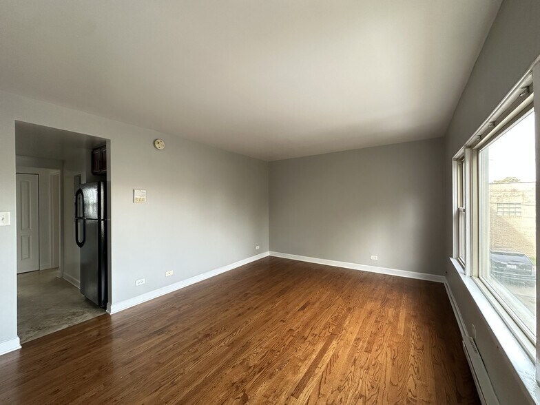 Building Photo - 7632 N Milwaukee Ave