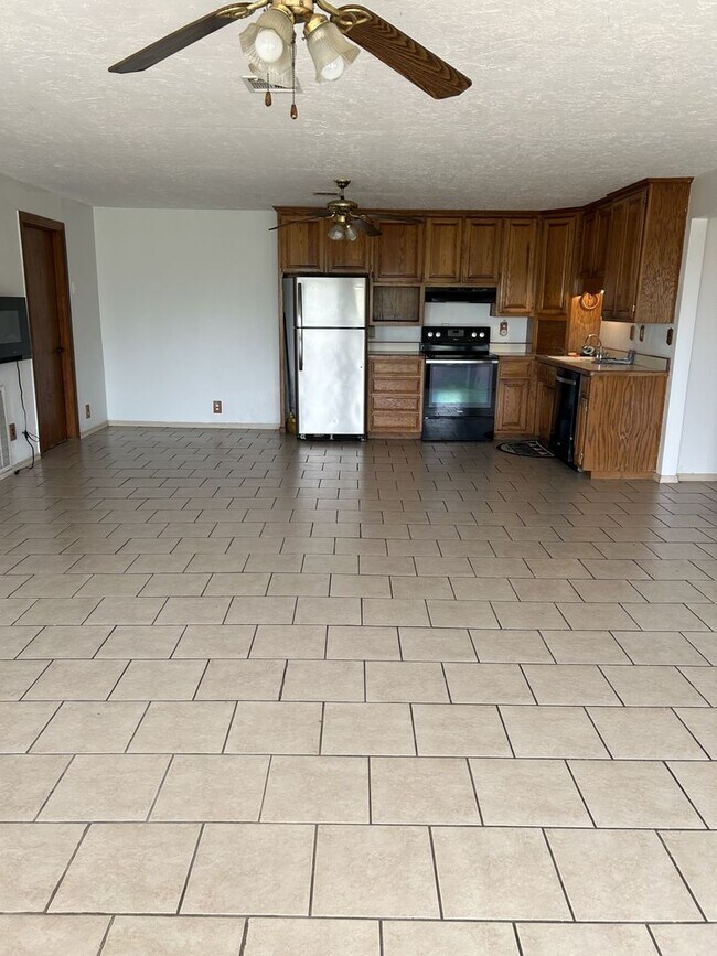 Building Photo - You Won't Believe the View!  2BR/2BA House...