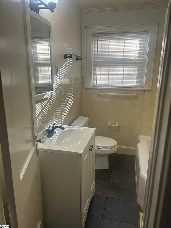 Building Photo - 9 W Mountainview Ave