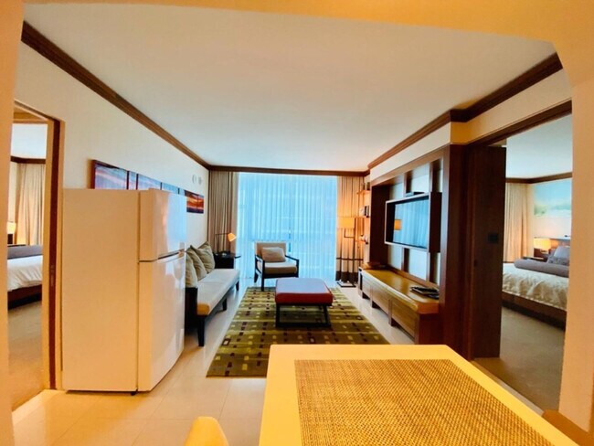 Building Photo - 6801 Collins Ave