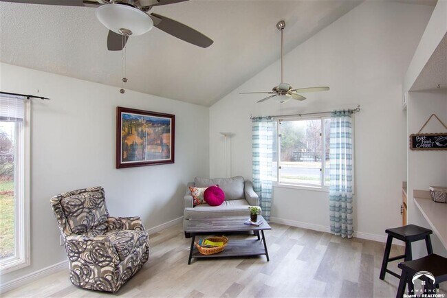 Living room view - 1400 Pin Oak Dr