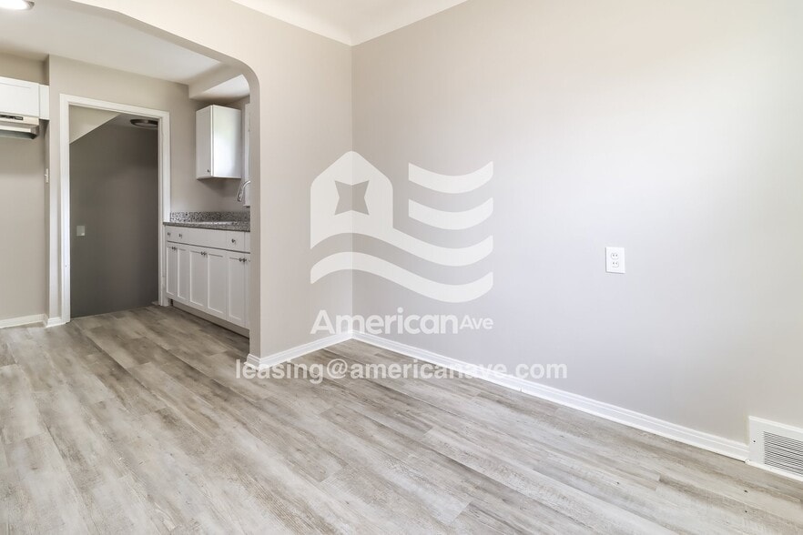 Building Photo - 17878 Runyon St