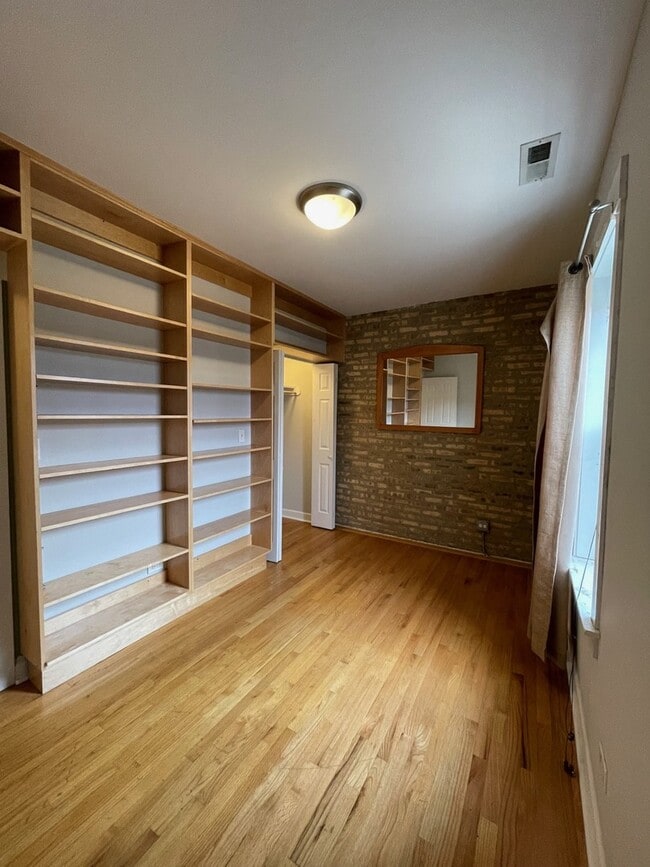 Building Photo - 4938 N Winthrop Ave