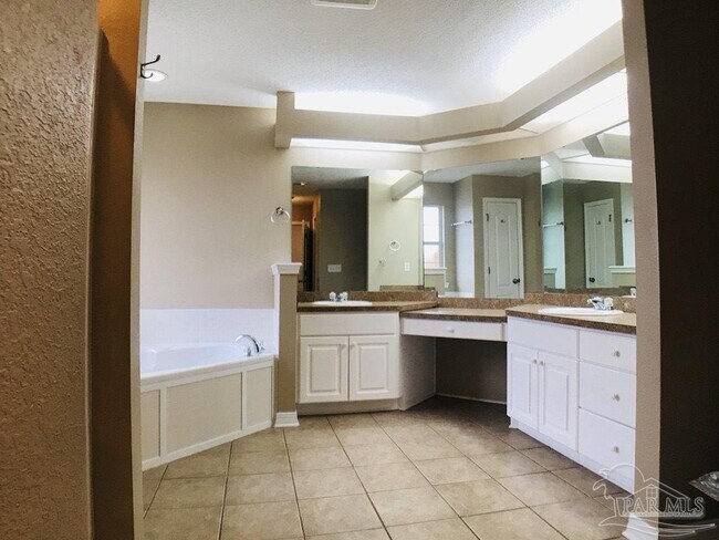 Building Photo - 2001 Horton Dr