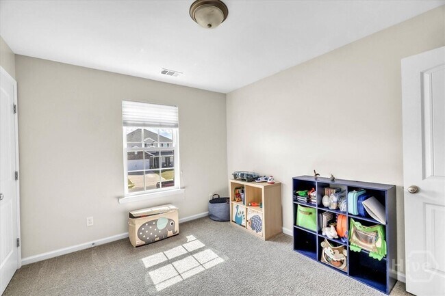 Building Photo - 128 Whitehaven Rd