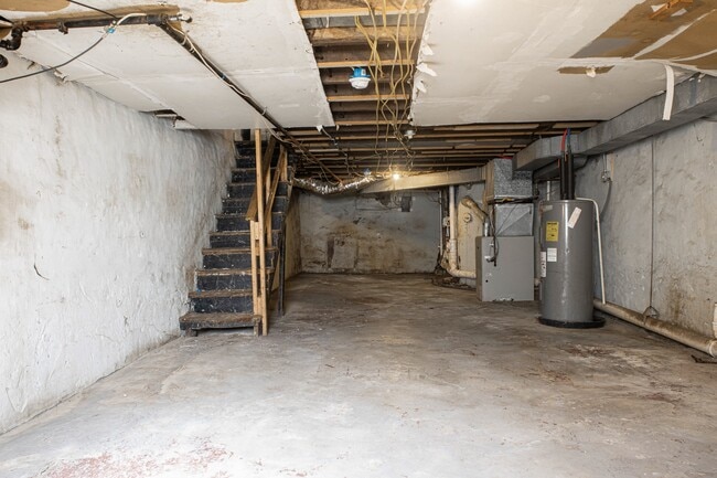 Building Photo - 2137 Mifflin St