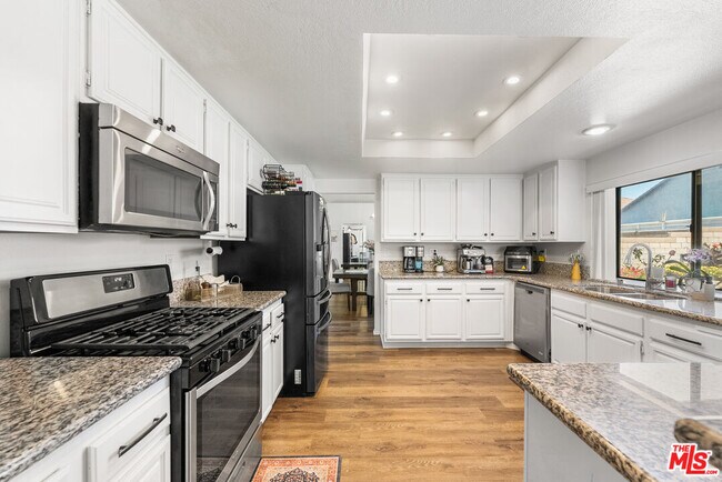 Building Photo - 43258 33rd St W