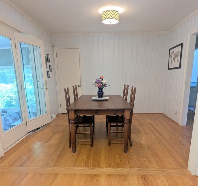 Building Photo - Beautiful 3-bed, 2-bath Ranch in South Dur...