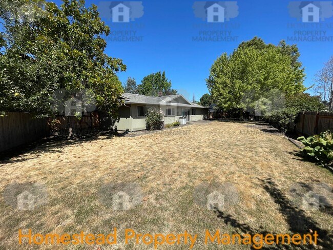 Building Photo - 130 Cottonwood Ct