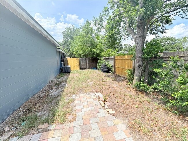 Building Photo - 4203 E Yukon St