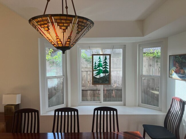 Building Photo - 4 Bedroom/3 Bath House in the hills of Rancho San Diego/El Cajon