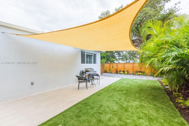 Building Photo - 44 NW 40th St