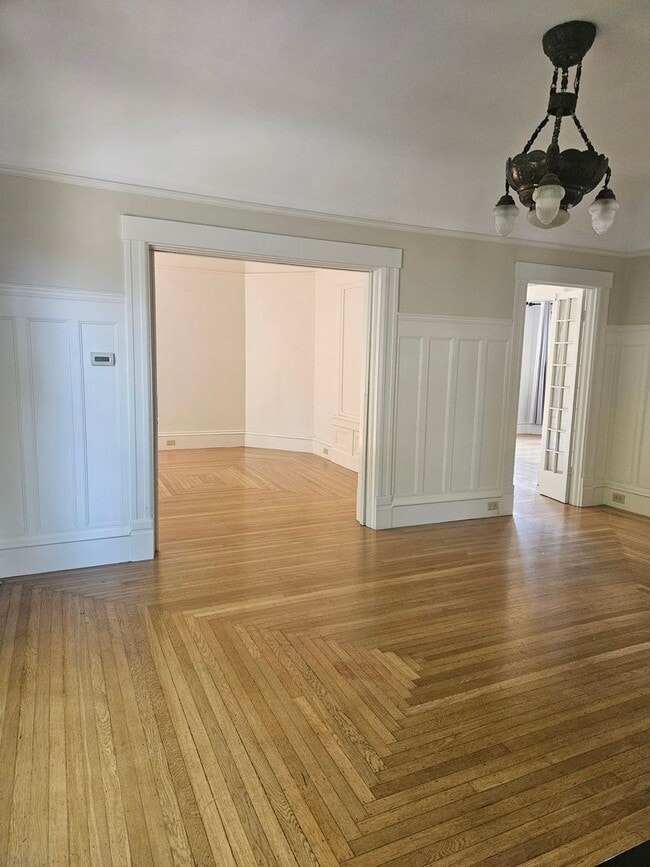 Building Photo - Charming Vintage Home Steps from Downtown Santa Cruz