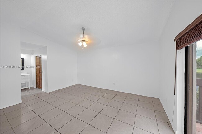 Building Photo - 15070 SW 49th Ln